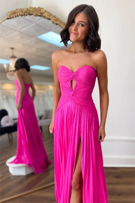 Striking Red Gown Sweetheart Chiffon Bridesmaid Dresses With Split Side Long Floor-length Prom Gowns Backless Sleeveless Pleated Formal Evening Striking Red Gown Sweetheart Chiffon Bridesmaid Dresses With Split Side Long Floor-length Prom Gowns Backless Sleeveless Pleated Formal Evening