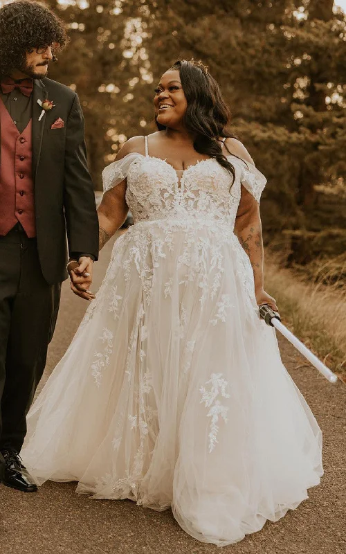 Navy Blue Gown A-line Tulle Adorable Wedding Dress Appliques With Straps Neckline-716574 Navy Blue Gown A-line Tulle Adorable Wedding Dress Appliques With Straps Neckline-716574