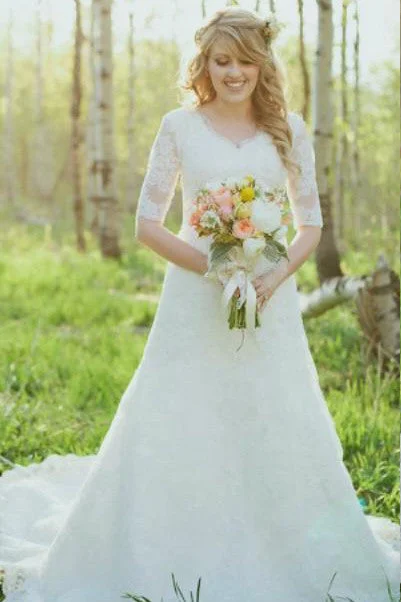 Crystal Beaded Dress Half Sleeves V-neck A Line Lace Vintage Wedding Gown-715381