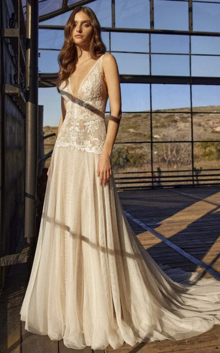 Lavish Red Gown Modern Sleeveless A-Line Tulle Wedding Dress With V-neck And Low-V Back-716445 Lavish Red Gown Modern Sleeveless A-Line Tulle Wedding Dress With V-neck And Low-V Back-716445