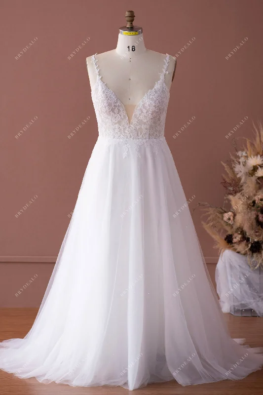 Rhinestone Embellished Dress Plus Size Lace Straps V-neck Garden A-line Wedding Dress Rhinestone Embellished Dress Plus Size Lace Straps V-neck Garden A-line Wedding Dress