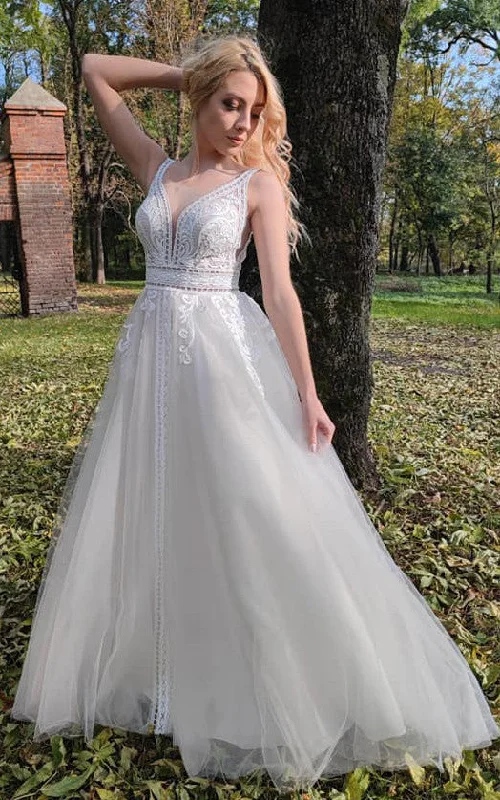 Crystal Beaded Dress Romantic Sleeveless A-Line Lace Wedding Dress With V-neck And Low-V Back-716444 Crystal Beaded Dress Romantic Sleeveless A-Line Lace Wedding Dress With V-neck And Low-V Back-716444