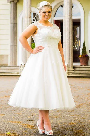 Statement Prom Dress Scalloped Scoop Neck Tea Length Tulle Bridal Gown With Pearl Lace Top-MK_703768 Statement Prom Dress Scalloped Scoop Neck Tea Length Tulle Bridal Gown With Pearl Lace Top-MK_703768